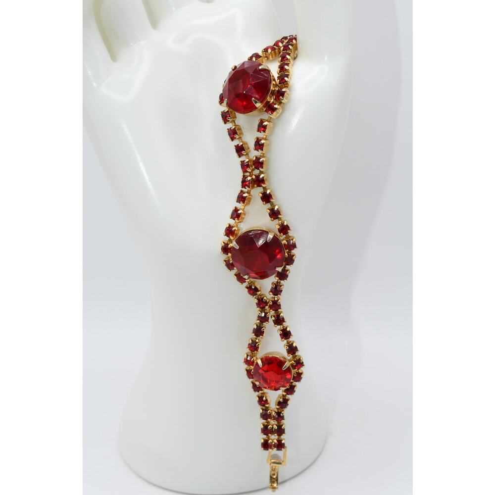 1950s Red Rhinestone Gold Tone Link Bracelet Open Back Prong Set 7 Inch